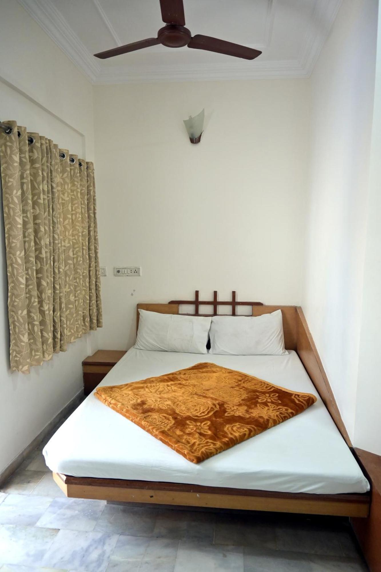Hotel Roshan Palace Ambaji Zewnętrze zdjęcie
